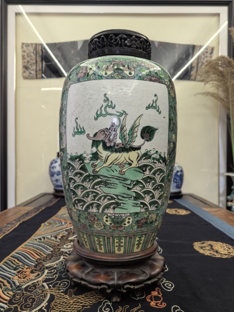 古玩陶瓷素三彩海水瑞獸蘿卜罐(36厘米大罐)拍賣,當前價格48888元