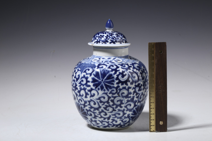 古玩陶瓷清晚·青花纏枝蓮紋蓋罐拍賣,當前價格1584元