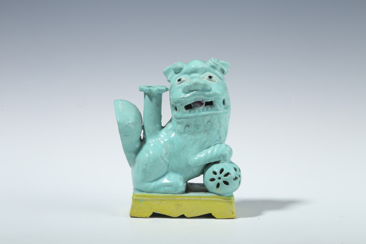古玩陶瓷晚清·松石綠釉獅子繡球香插拍賣,當前價格158元
