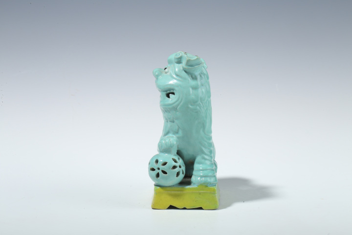 古玩陶瓷晚清·松石綠釉獅子繡球香插拍賣,當前價格158元