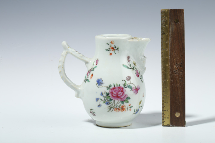 古玩陶瓷清乾隆·廣彩花卉紋奶壺拍賣，當(dāng)前價格1408元