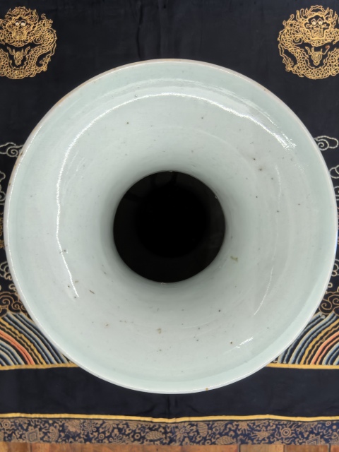 古玩陶瓷清中晚烏金釉大觀音瓶(40+)拍賣，當前價格13888元