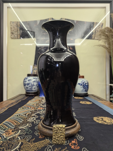古玩陶瓷清中晚烏金釉大觀音瓶(40+)拍賣，當前價格13888元