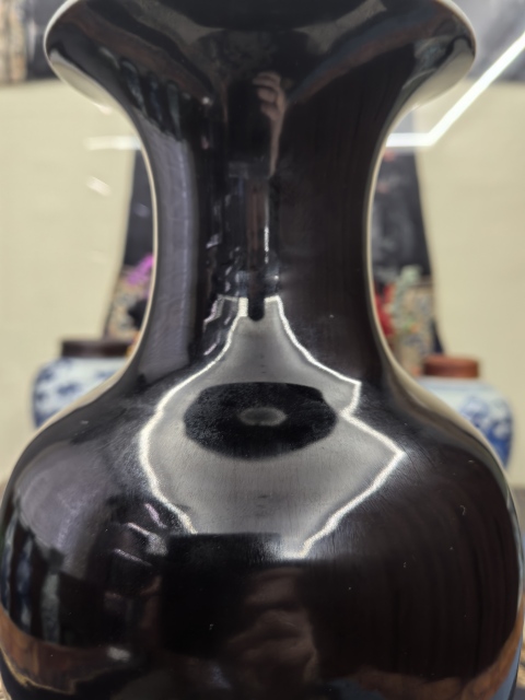 古玩陶瓷清中晚烏金釉大觀音瓶(40+)拍賣，當前價格13888元