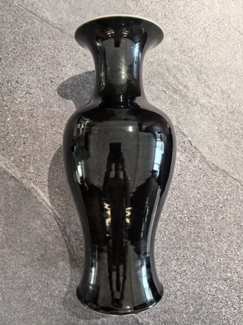 古玩陶瓷清中晚烏金釉大觀音瓶(40+)拍賣，當前價格13888元