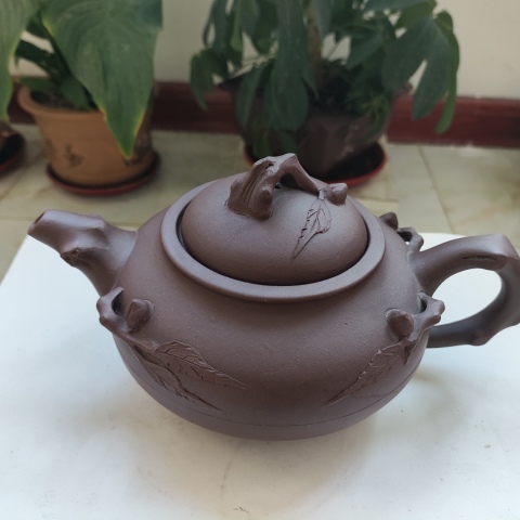 古玩雜項(xiàng)紫砂壺〔扁桃〕拍賣,當(dāng)前價格480元