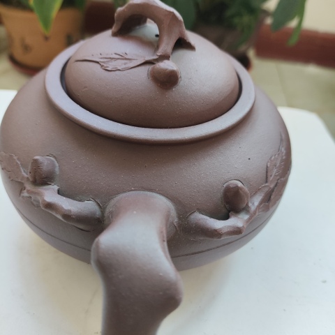 古玩雜項(xiàng)紫砂壺〔扁桃〕拍賣,當(dāng)前價格480元
