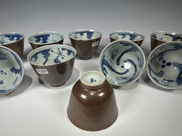 古玩陶瓷清晚期外紫金釉內青花魚藻紋杯一組十只拍賣，當前價格4000元