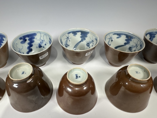 古玩陶瓷清晚期外紫金釉內青花魚藻紋杯一組十只拍賣，當前價格4000元