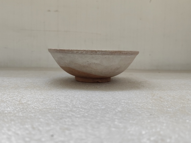 古玩陶瓷磁州窯白釉唇口碗拍賣,當前價格150元