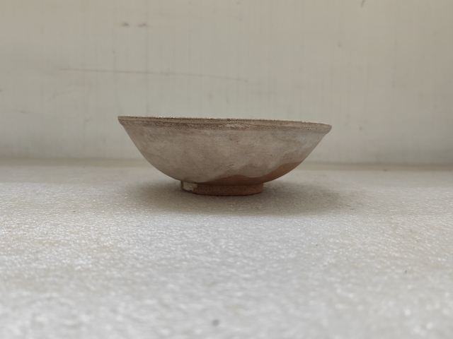 古玩陶瓷磁州窯白釉唇口碗拍賣,當前價格150元