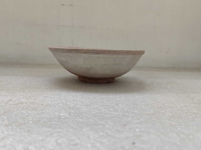 古玩陶瓷磁州窯白釉唇口碗拍賣,當前價格150元