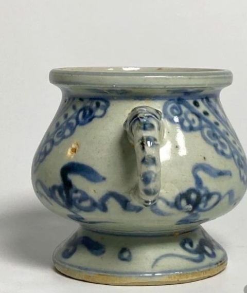 古玩陶瓷青花錦地云氣紋象耳簋式爐拍賣,當(dāng)前價格5600元