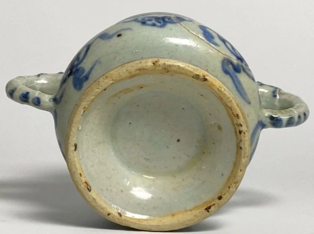 古玩陶瓷青花錦地云氣紋象耳簋式爐拍賣,當(dāng)前價格5600元