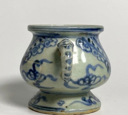 古玩陶瓷青花錦地云氣紋象耳簋式爐拍賣,當(dāng)前價格5600元