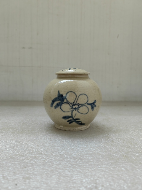 古玩陶瓷青花花卉紋蓋罐拍賣,當(dāng)前價(jià)格850元
