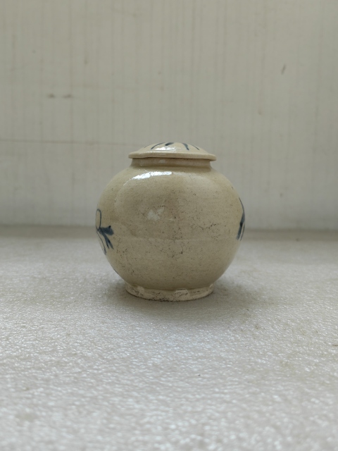 古玩陶瓷青花花卉紋蓋罐拍賣,當(dāng)前價(jià)格850元