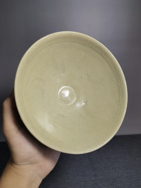 古玩陶瓷【全品】南宋米黃釉刻花碗拍賣,當(dāng)前價格0元