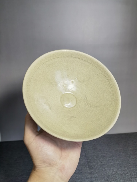 古玩陶瓷【全品】南宋米黃釉刻花碗拍賣,當(dāng)前價格0元