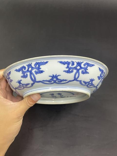 域鉴古玩】大明嘉靖年制款青花盘鉴定结果_大明嘉靖年制款青花盘