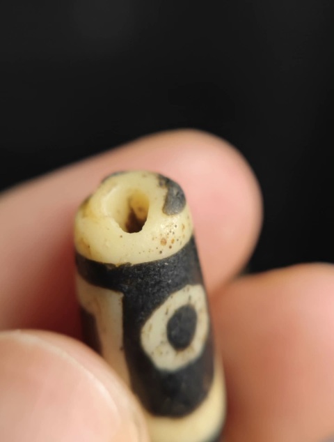 古玩雜項老料兩眼天珠有保真拍賣,當前價格1288元