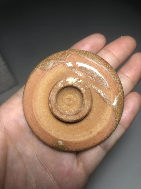 古玩陶瓷鱔魚黃釉蓋罐拍賣,當前價格2200元