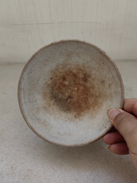 古玩陶瓷磁州窯白釉唇口碗拍賣,當前價格150元