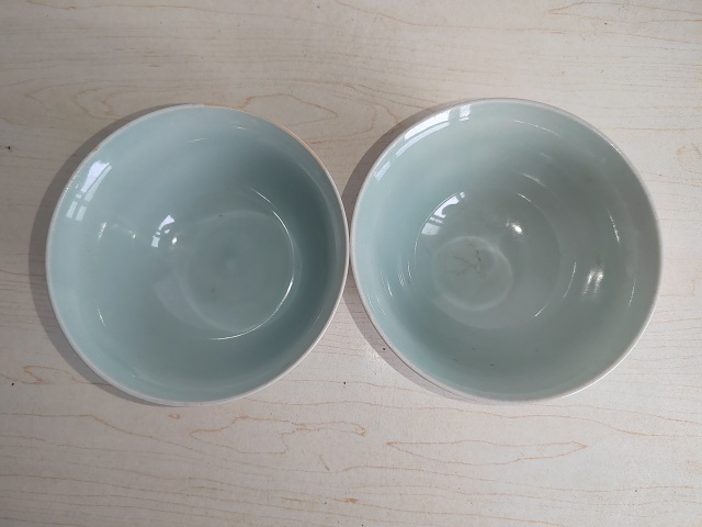 古玩陶瓷龍泉窯青釉印花碗拍賣(mài)，當(dāng)前價(jià)格700元