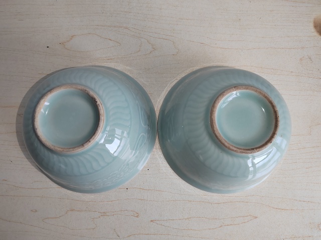 古玩陶瓷龍泉窯青釉印花碗拍賣(mài)，當(dāng)前價(jià)格700元