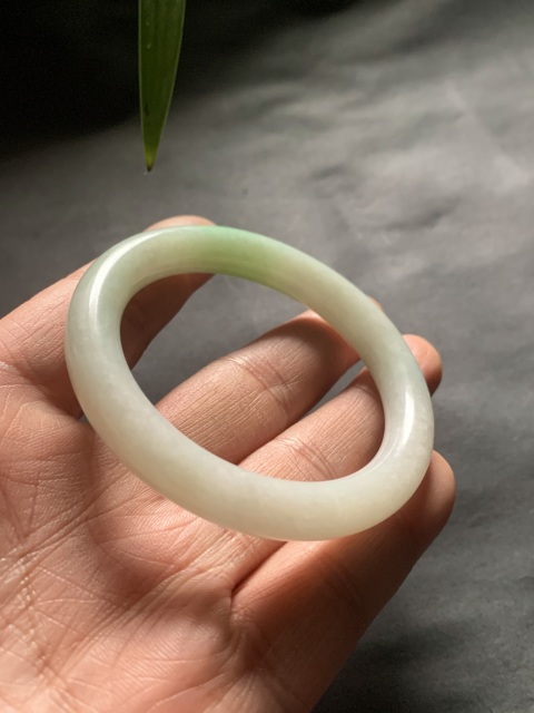 古玩玉器清代天然翡翠手鐲拍賣(mài),當(dāng)前價(jià)格12000元