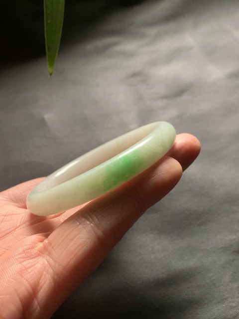 古玩玉器清代天然翡翠手鐲拍賣(mài),當(dāng)前價(jià)格12000元