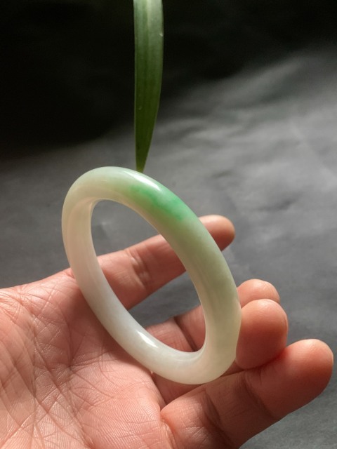 古玩玉器清代天然翡翠手鐲拍賣(mài),當(dāng)前價(jià)格12000元