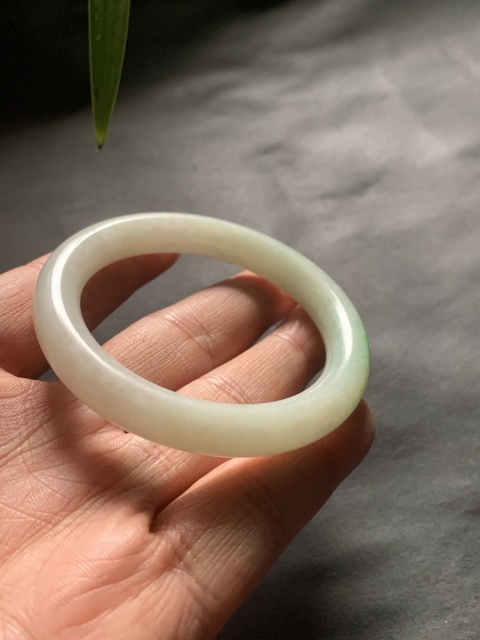 古玩玉器清代天然翡翠手鐲拍賣(mài),當(dāng)前價(jià)格12000元