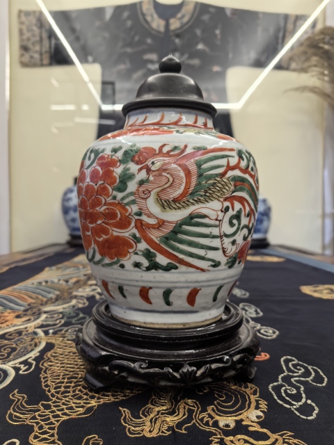 古玩陶瓷順治五彩鳳穿牡丹紋蓋罐拍賣,當前價格11888元