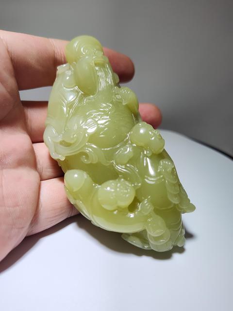 古玩玉器天然新疆和田玉若羌黃口高貨精品財神大手把擺件吊墜品質很高拍賣，當前價格12888元
