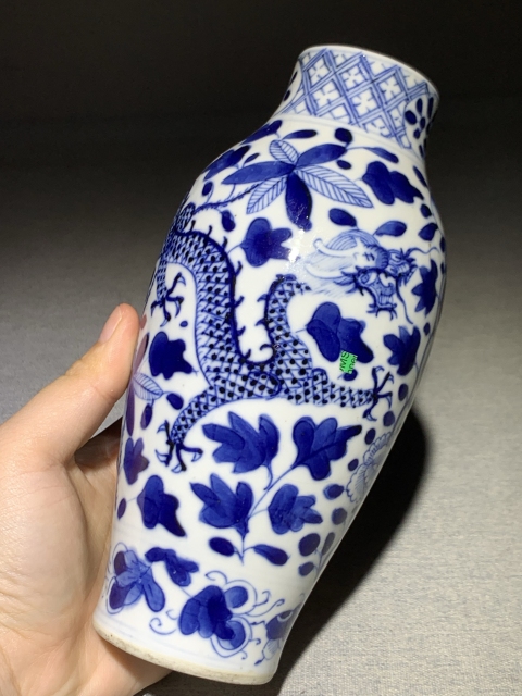 古玩陶瓷康熙年制款花間龍紋青花瓶拍賣，當前價格888元