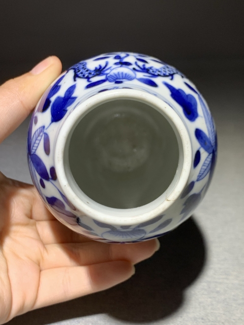 古玩陶瓷康熙年制款花間龍紋青花瓶拍賣，當前價格888元