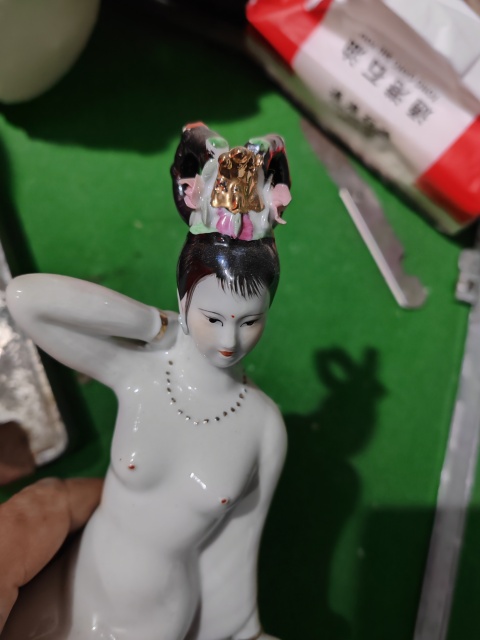 古玩陶瓷貴妃出浴瓷塑拍賣,當前價格588元
