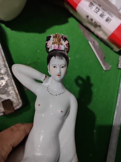 古玩陶瓷貴妃出浴瓷塑拍賣,當前價格588元
