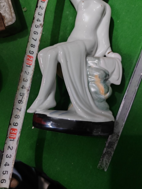 古玩陶瓷貴妃出浴瓷塑拍賣,當前價格588元