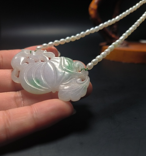 古玩玉器清代老翡翠雕“碩果累累”玉佩拍賣,當前價格4800元