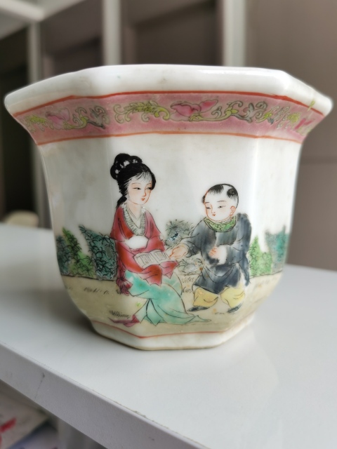 古玩陶瓷粉彩三娘教子八方花盆拍賣,當前價格1800元