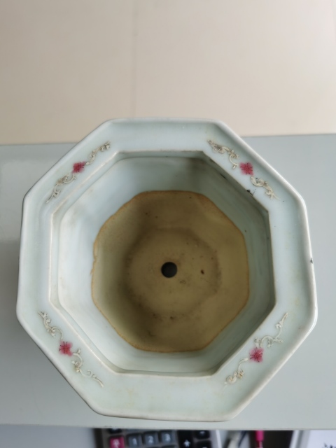 古玩陶瓷粉彩三娘教子八方花盆拍賣,當前價格1800元
