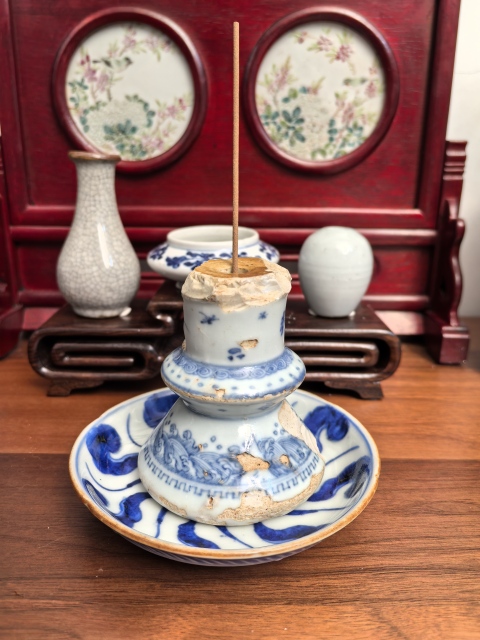 古玩陶瓷康熙淡描青花燭臺(tái)標(biāo)本拍賣，當(dāng)前價(jià)格999元