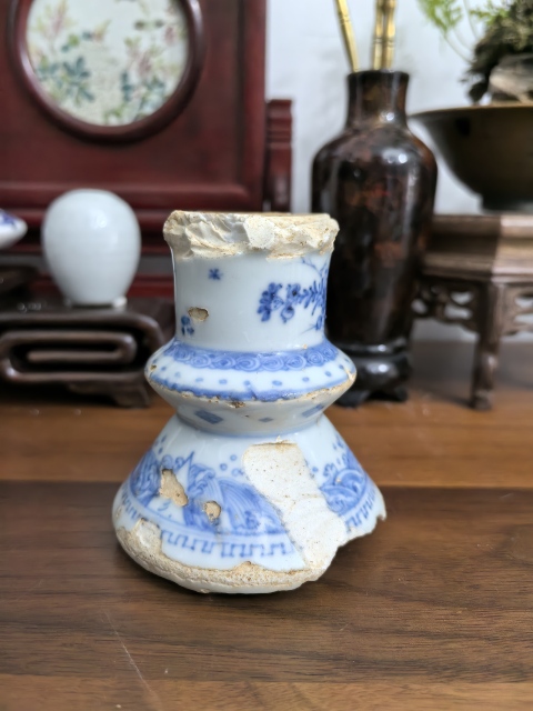 古玩陶瓷康熙淡描青花燭臺(tái)標(biāo)本拍賣，當(dāng)前價(jià)格999元
