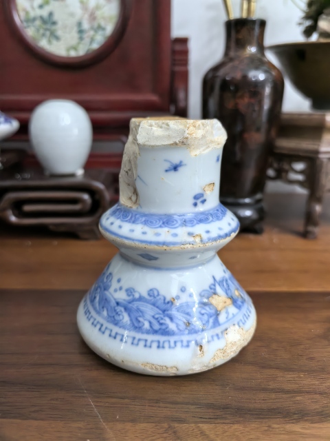 古玩陶瓷康熙淡描青花燭臺(tái)標(biāo)本拍賣，當(dāng)前價(jià)格999元