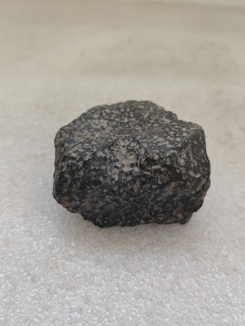 古玩玉器天然隕石料拍賣，當前價格580元