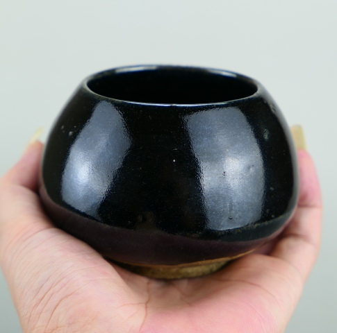 古玩陶瓷精品:明代定窯系黑釉雞心罐拍賣，當(dāng)前價(jià)格1200元