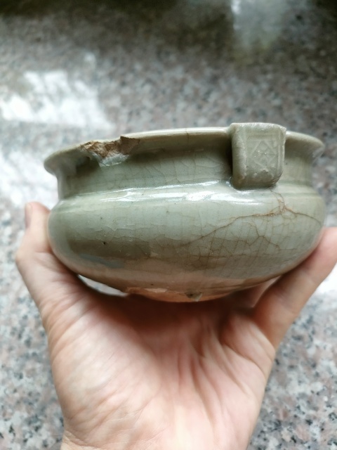 古玩陶瓷宋元青瓷三足香爐拍賣,當前價格1200元