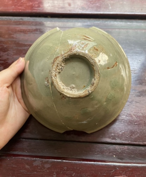 古玩陶瓷耀州窯青釉團菊碗拍賣,當前價格3200元